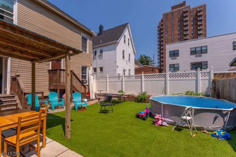 183 Graham Avenue Paterson, NJ 07501 - Photo 28 of 32