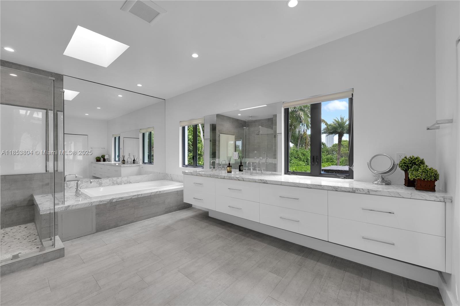 4475 Meridian Avenue Miami Beach, FL 33140 - Photo 35 of 80
