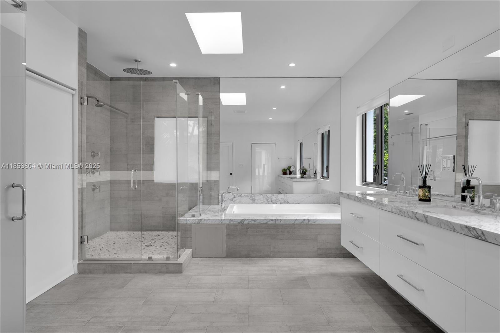 4475 Meridian Avenue Miami Beach, FL 33140 - Photo 36 of 80