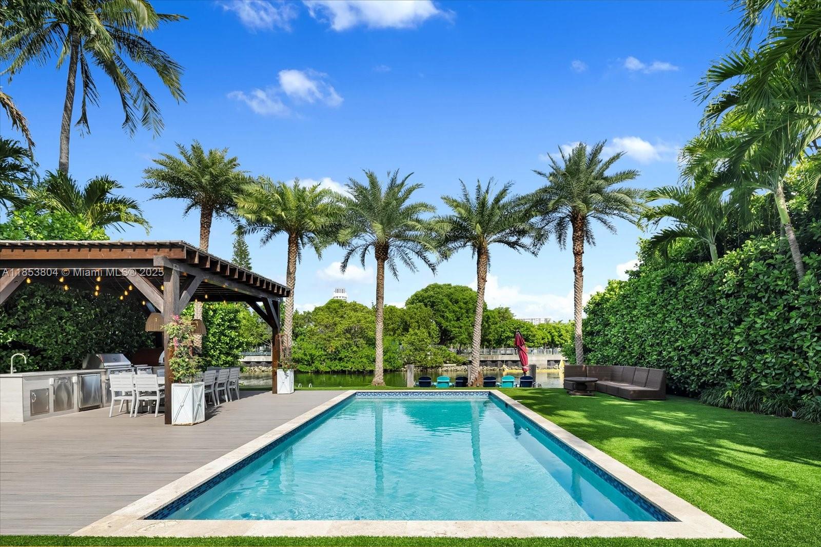 4475 Meridian Avenue Miami Beach, FL 33140 - Photo 57 of 80