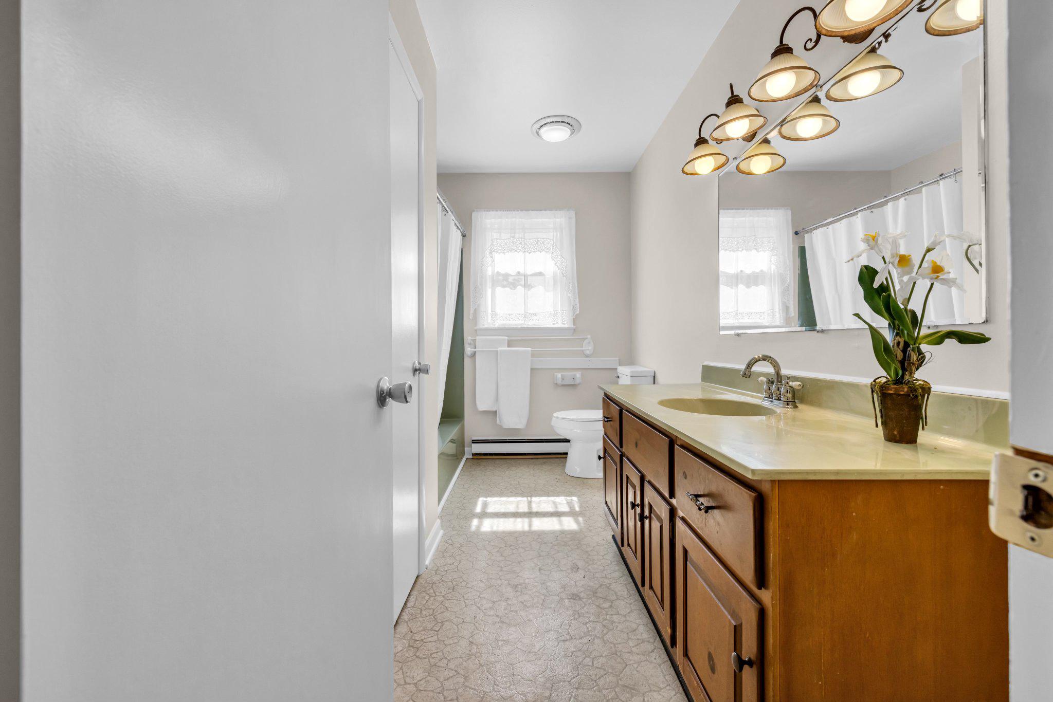 24295 Langford Road Chestertown, MD 21620 - Photo 39 of 73 Hall Bath