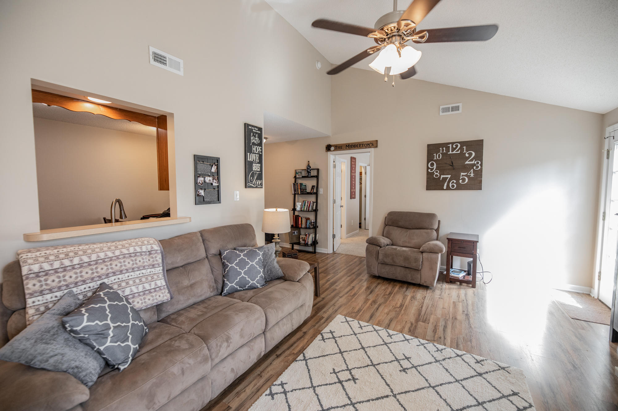 8013 Stablegate Way Powell, TN 37849 - Photo 9 of 15 2C9A9969
