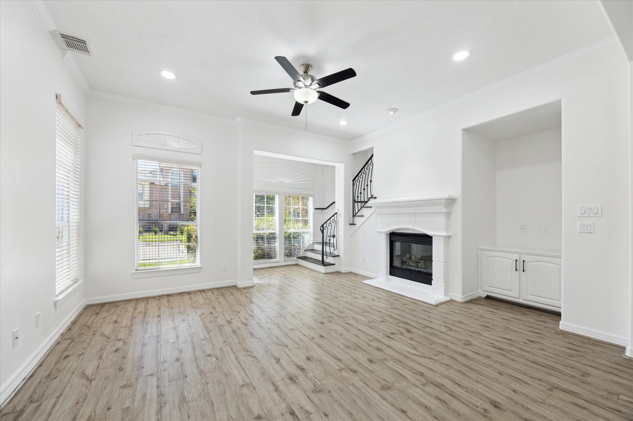 13639 Brookbluff Lane Houston, TX 77077 - Photo 5 of 22 Lots of natural light.