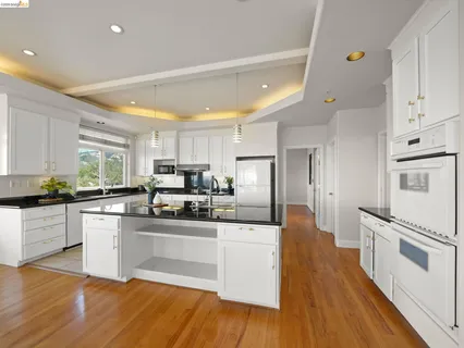 $1,900,000 | 6070 Mazuela Drive, Oakland, CA 94611