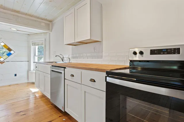 $550,000 | 12 Lower Beach Road, Saco, ME 04072