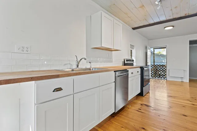 $550,000 | 12 Lower Beach Road, Saco, ME 04072