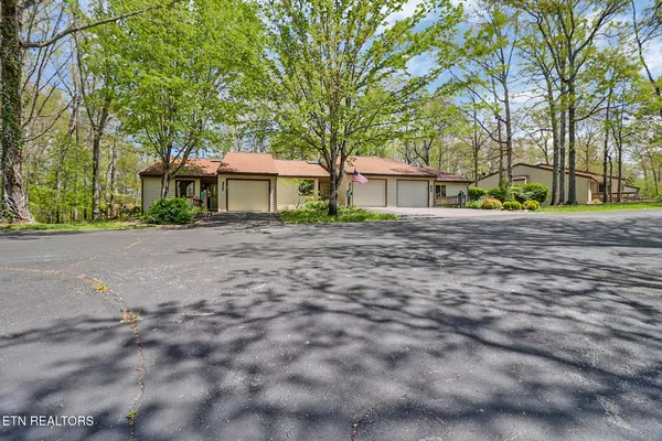$260,000 | 378 Lake Catherine Court, Crossville, TN 38558