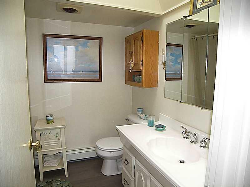 71 Shore Road Cape Neddick, ME 03902 - Photo 10 of 21 Bathroom.