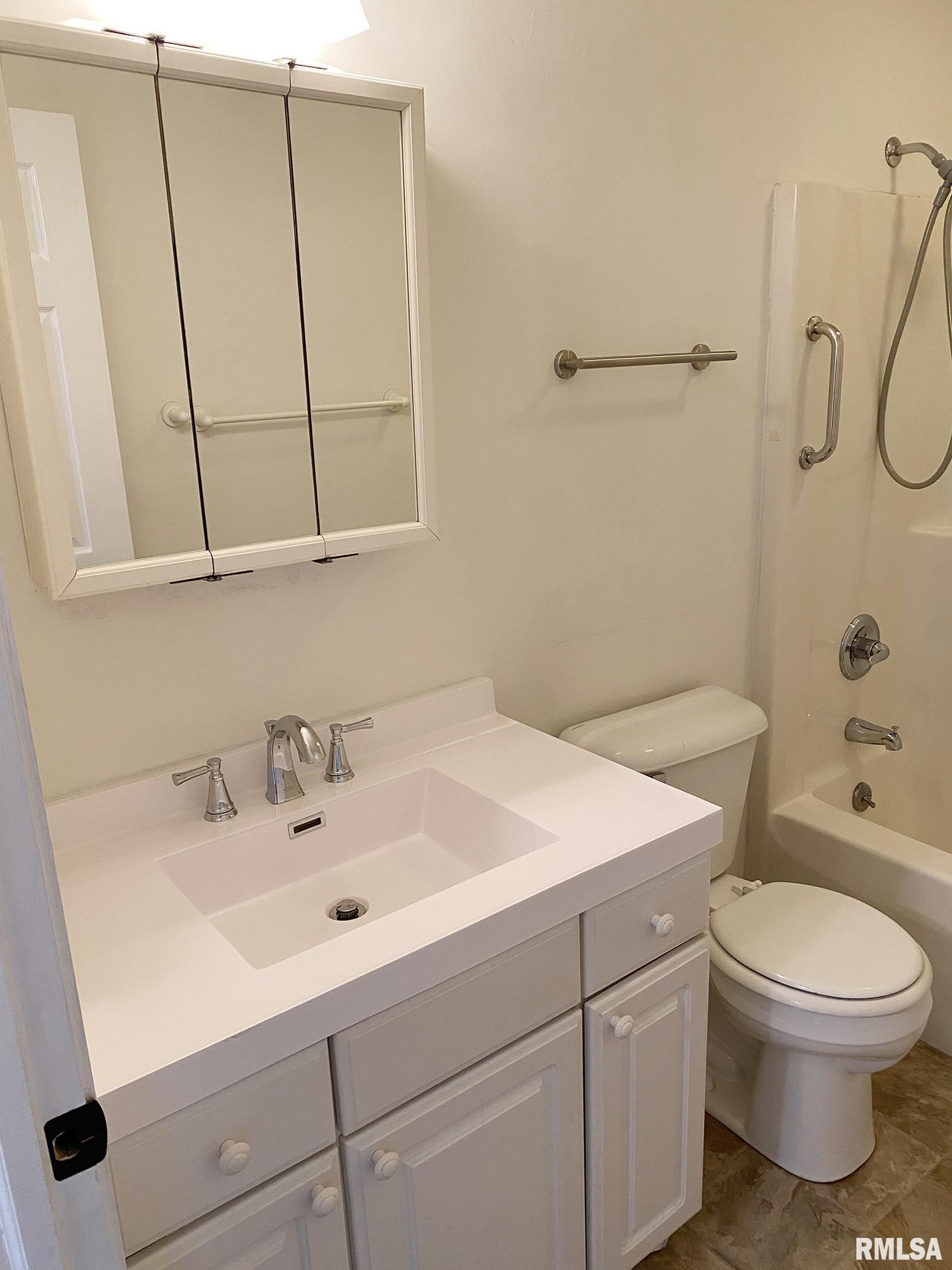 508 Holland Road, Unit 2 Germantown Hills, IL 61548 - Photo 11 of 20