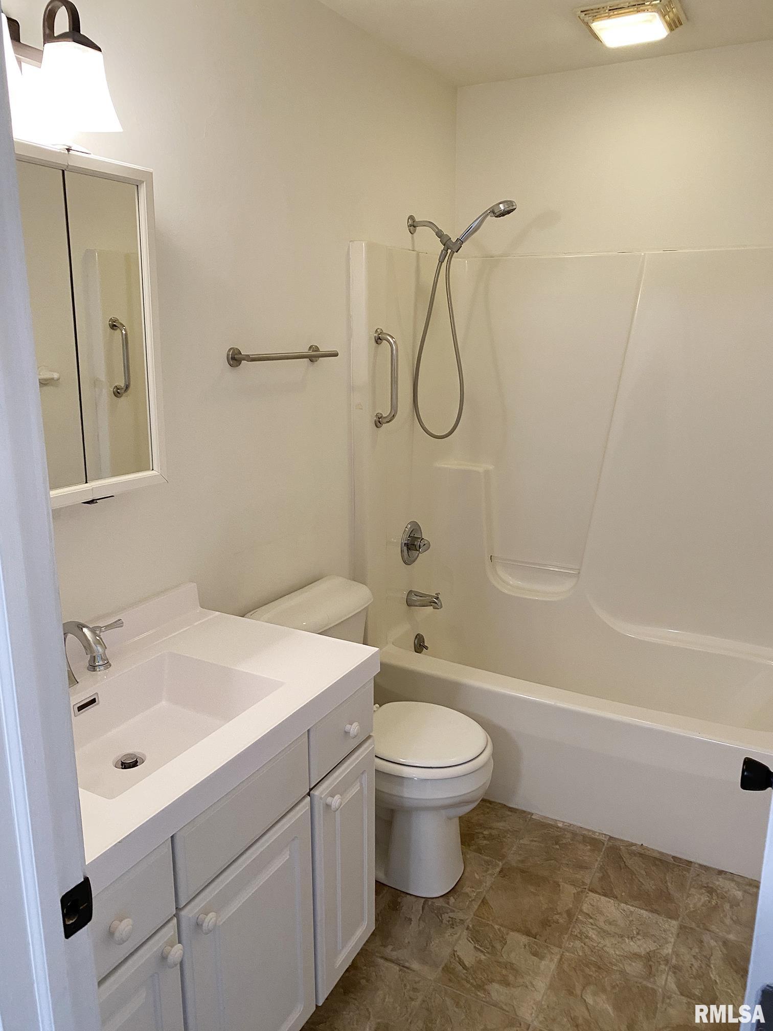 508 Holland Road, Unit 2 Germantown Hills, IL 61548 - Photo 12 of 20