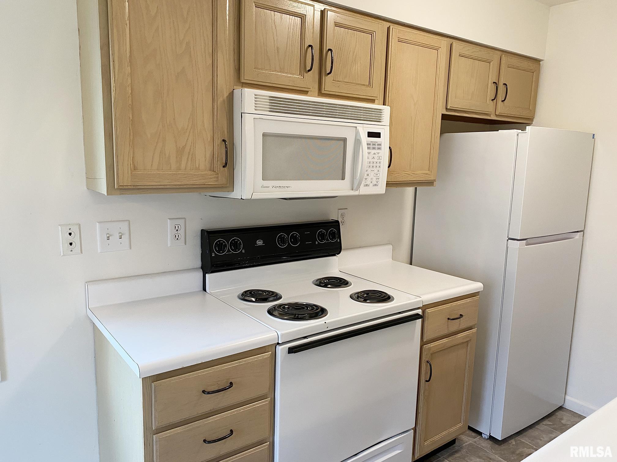 508 Holland Road, Unit 2 Germantown Hills, IL 61548 - Photo 14 of 20