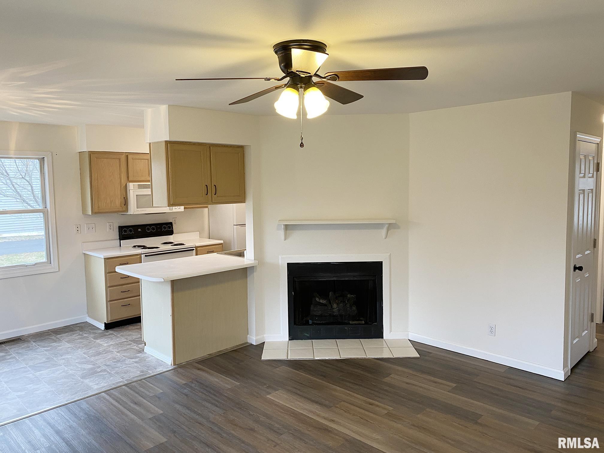 508 Holland Road, Unit 2 Germantown Hills, IL 61548 - Photo 18 of 20