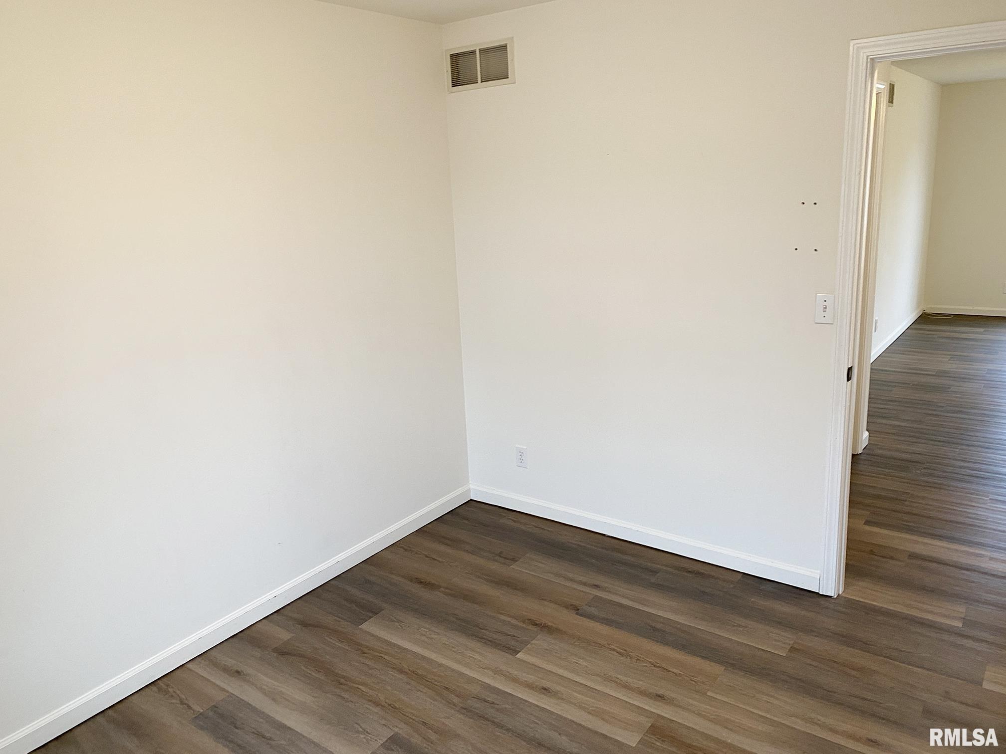 508 Holland Road, Unit 2 Germantown Hills, IL 61548 - Photo 4 of 20