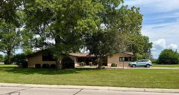 $319,700 | 1105 Clark Street, Berne, IN 46711