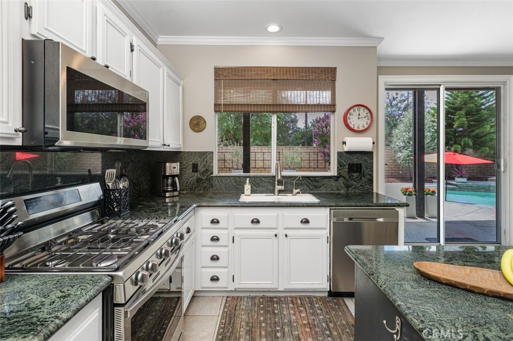 7038 Harvest Lane Riverside, CA 92506 - Photo 20 of 56