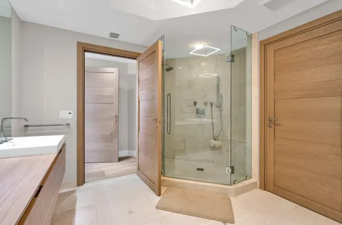 $1,375,000 | 17111 Biscayne Boulevard, Unit 1702, North Miami Beach, FL 33160