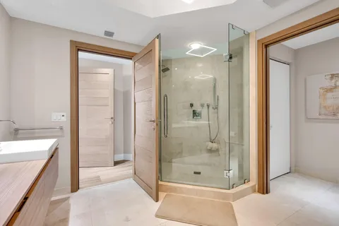 $1,375,000 | 17111 Biscayne Boulevard, Unit 1702, North Miami Beach, FL 33160