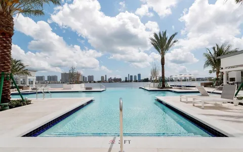 $1,375,000 | 17111 Biscayne Boulevard, Unit 1702, North Miami Beach, FL 33160