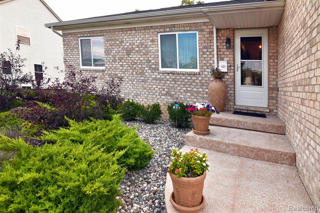 3239 Wren Lane Rochester Hills, MI 48309 - Photo 4 of 38