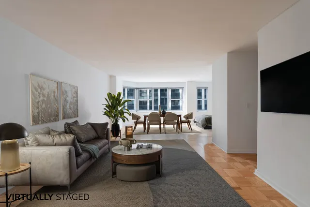 $685,000 | 77 West 55th Street, Unit 4C | Midtown Central