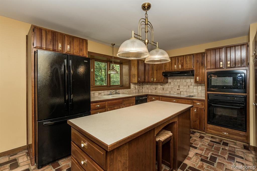 4781 Freer Street Rochester, MI 48306 - Photo 7 of 53