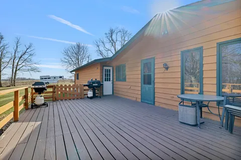 $550,000 | 234 County Road 6 Southwest, Howard Lake, MN 55349