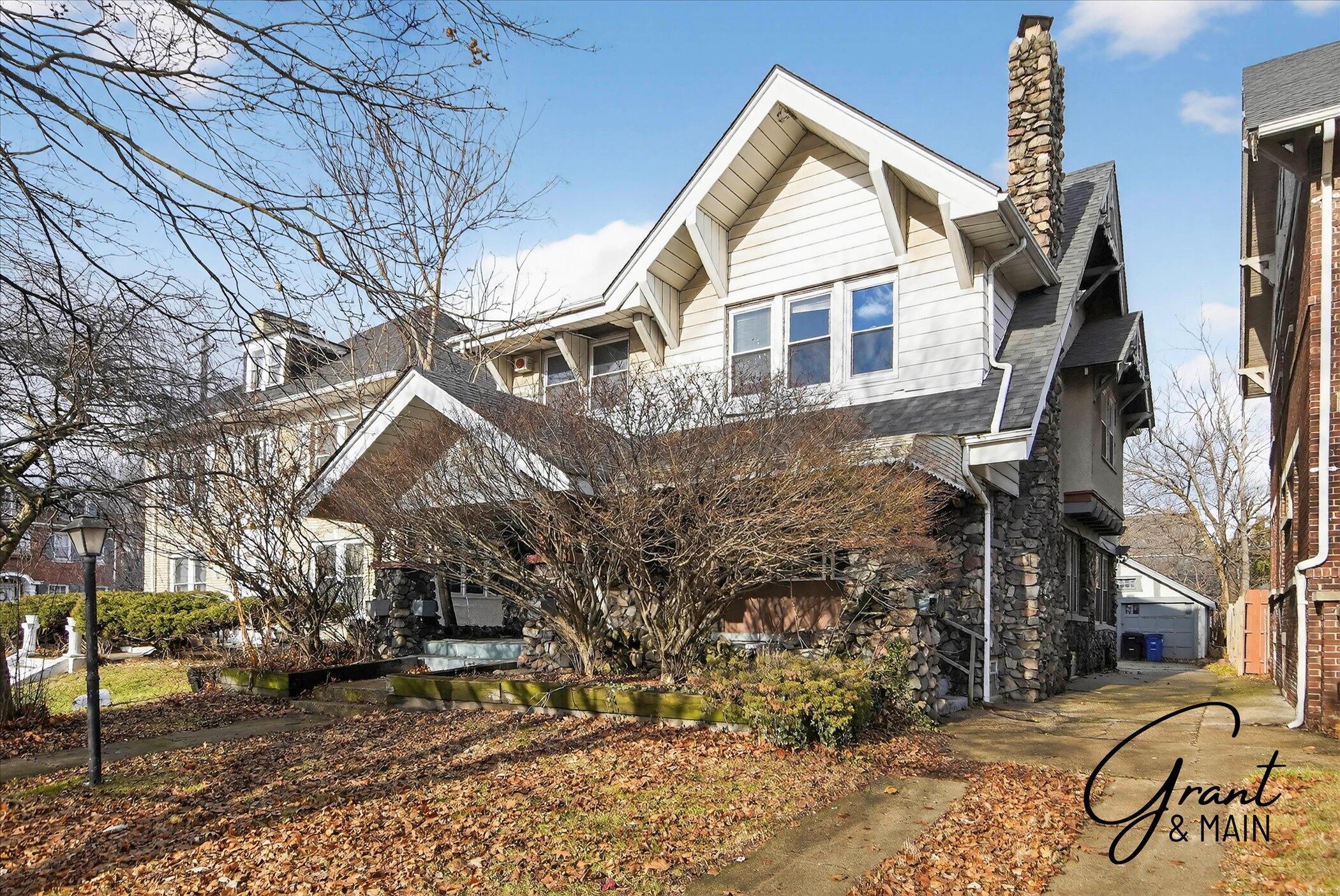 1252 Edison Street Detroit, MI 48202 - Photo 2 of 37 004-04-1252 Edison St Detroit, MI 48202