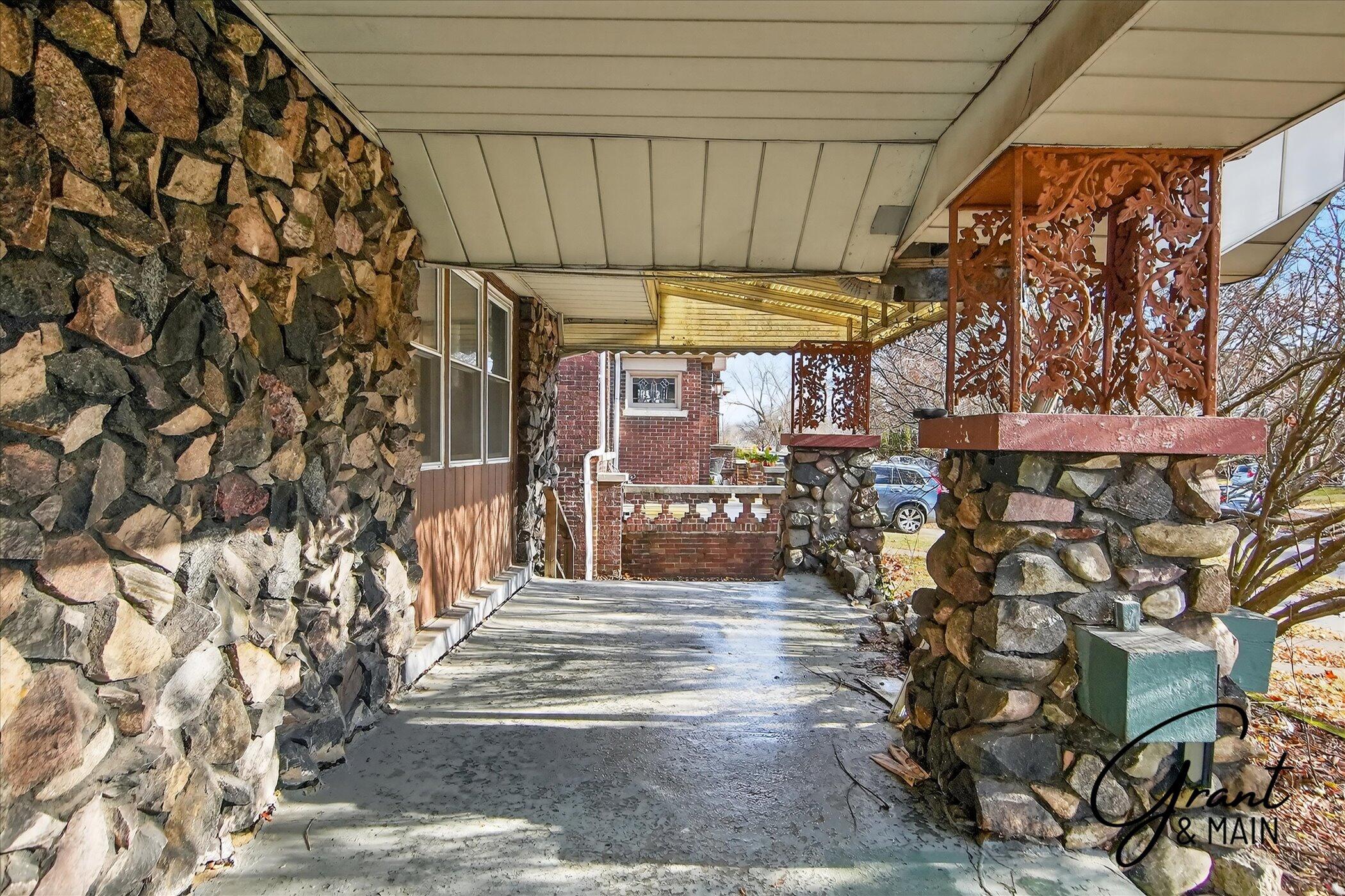 1252 Edison Street Detroit, MI 48202 - Photo 4 of 37 005-05-1252 Edison St Detroit, MI 48202