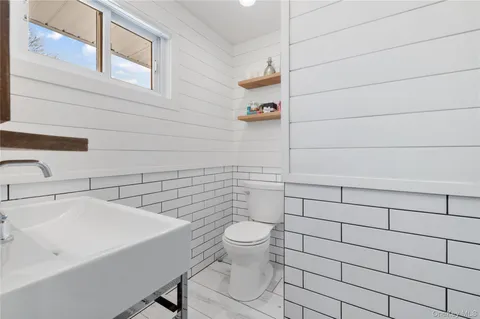 $989,888 | 7 Rita Lane, Plainview, NY 11803