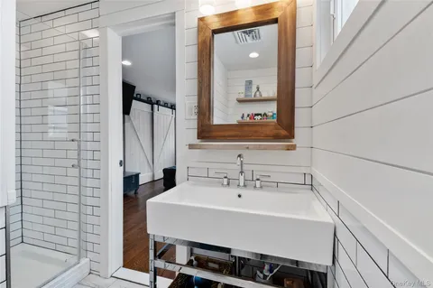 $989,888 | 7 Rita Lane, Plainview, NY 11803