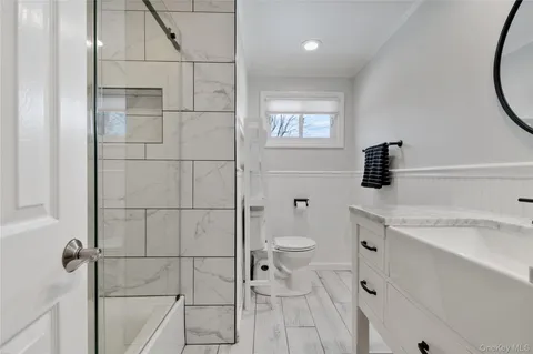 $989,888 | 7 Rita Lane, Plainview, NY 11803