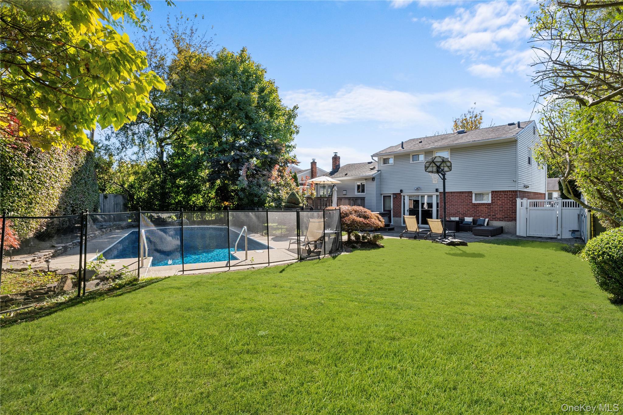 7 Rita Lane Plainview, NY 11803 - Photo 29 of 30