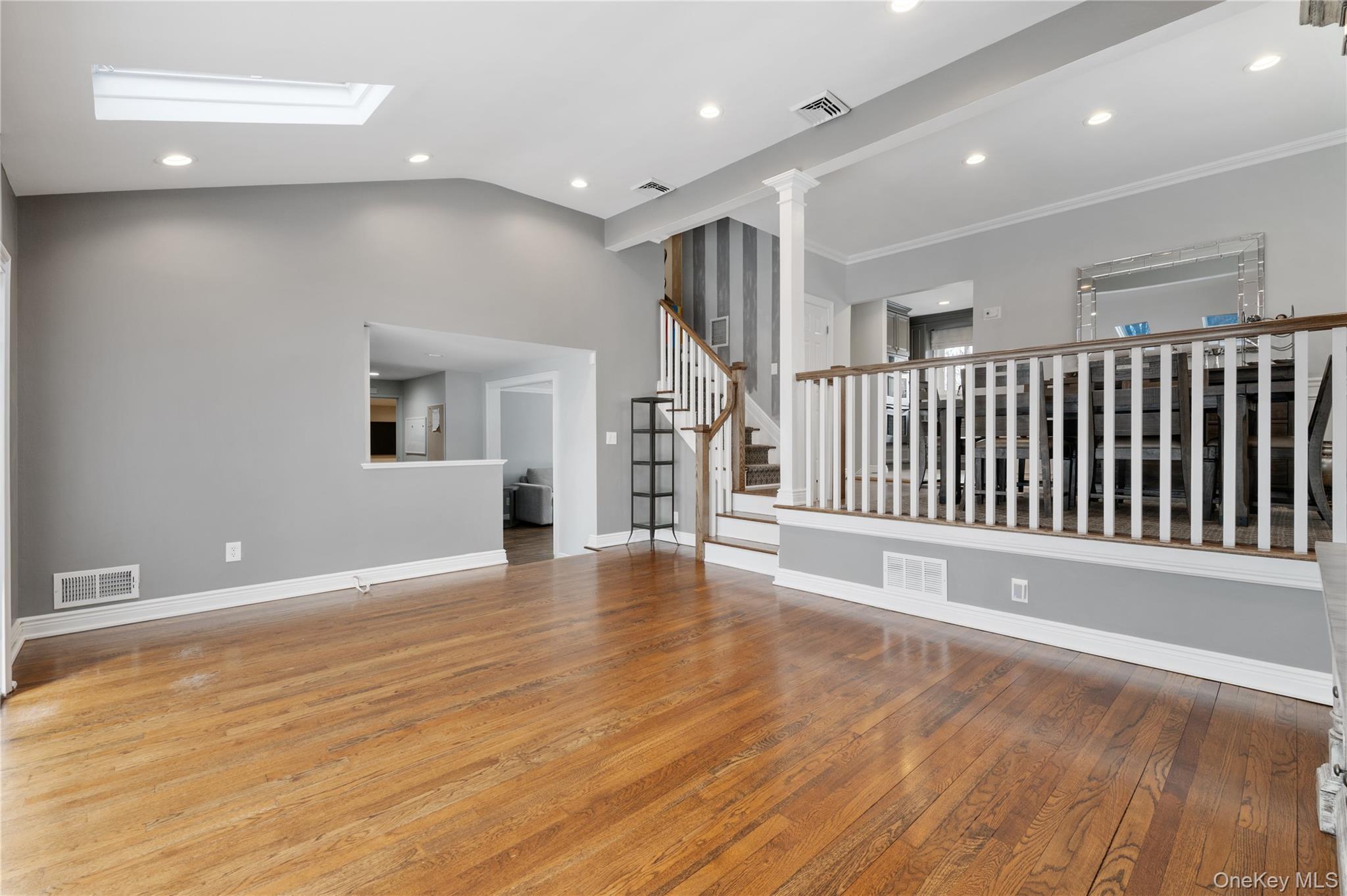 7 Rita Lane Plainview, NY 11803 - Photo 5 of 30