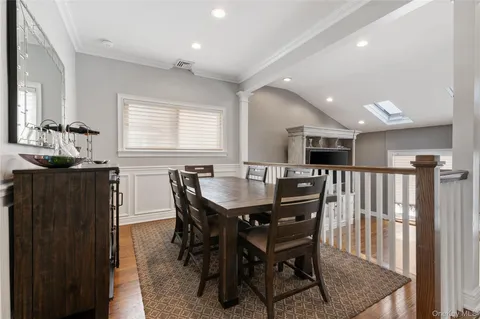 $989,888 | 7 Rita Lane, Plainview, NY 11803