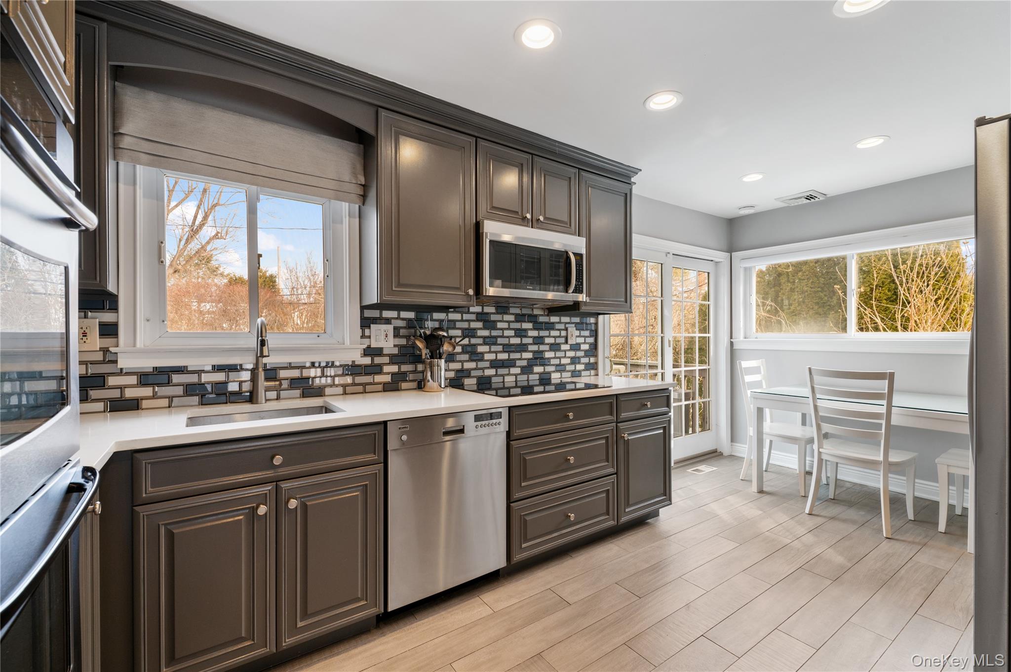 7 Rita Lane Plainview, NY 11803 - Photo 8 of 30