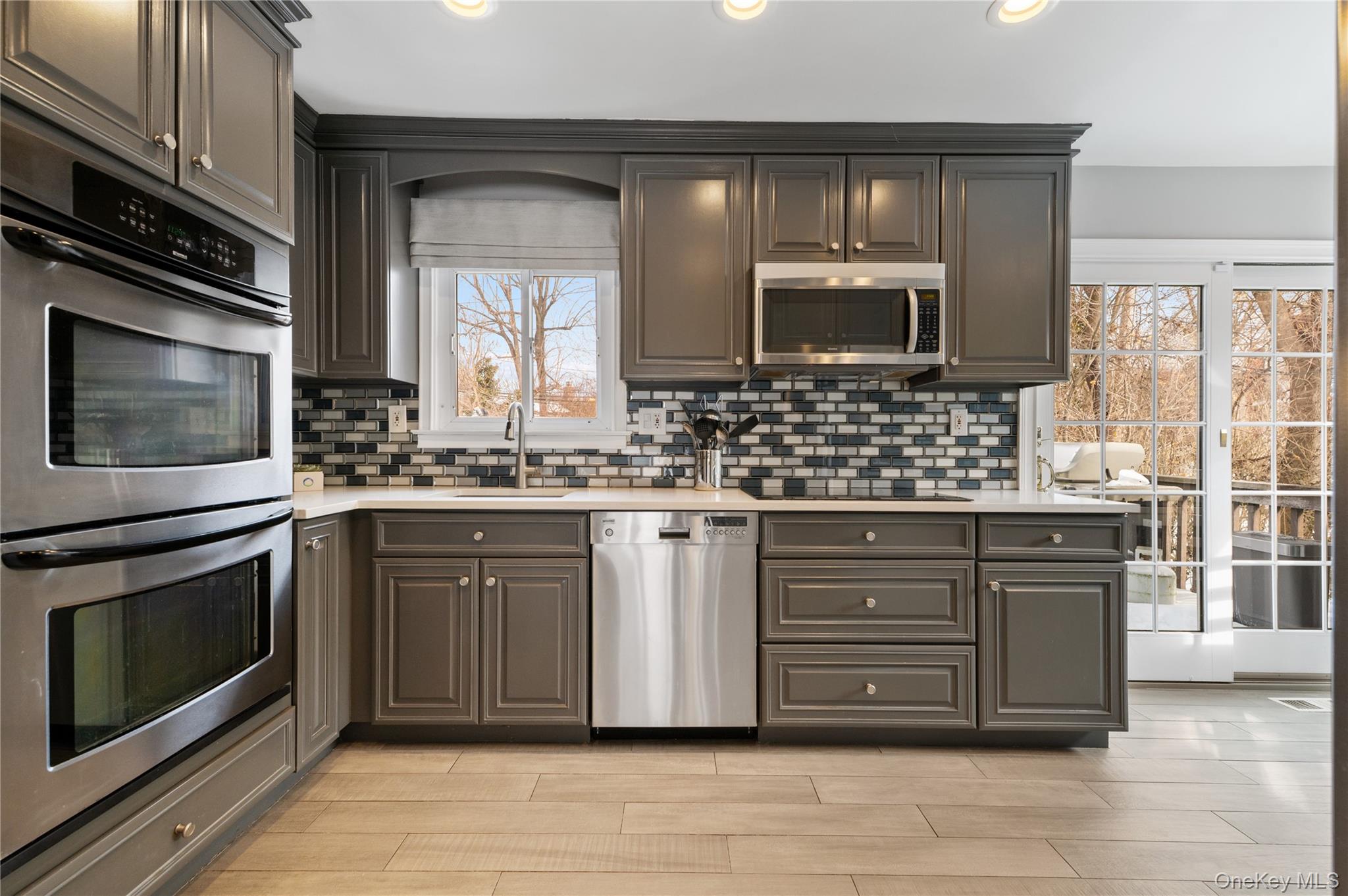 7 Rita Lane Plainview, NY 11803 - Photo 9 of 30