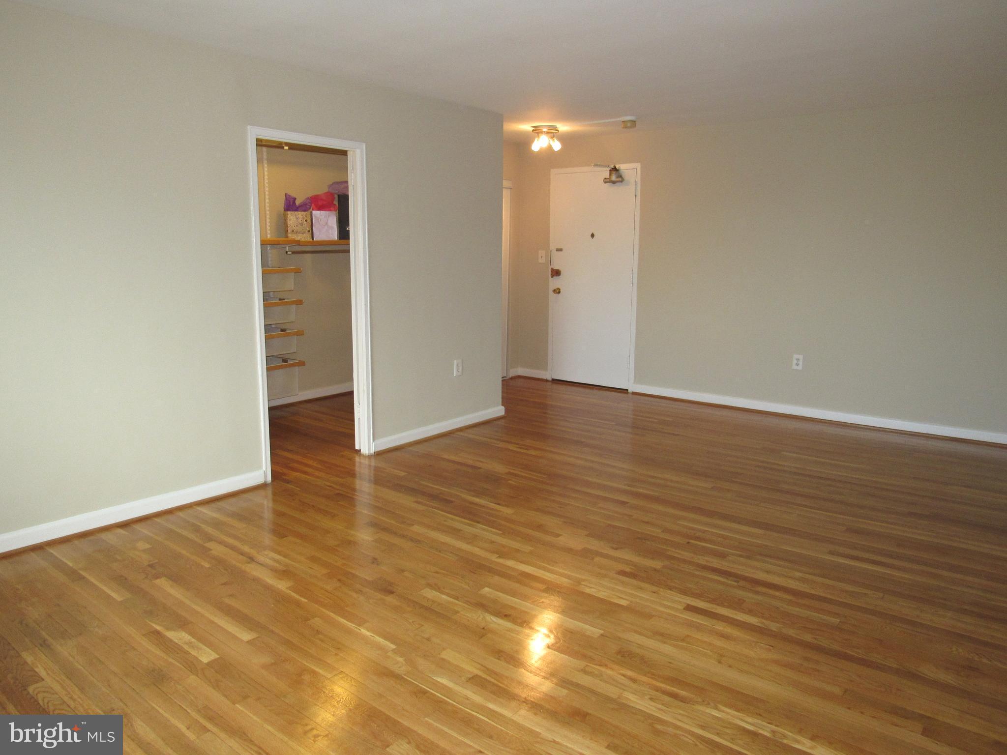 1300 South Arlington Ridge Road, Unit 617 Arlington, VA 22202 - Photo 10 of 25 a view of an empty room