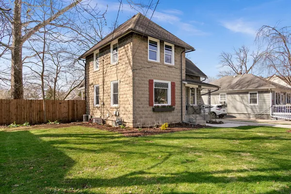 $395,000 | 432 Church Street, Batavia, IL 60510