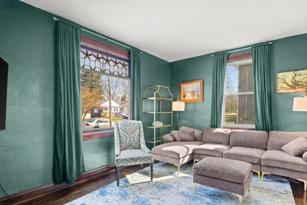 $395,000 | 432 Church Street, Batavia, IL 60510