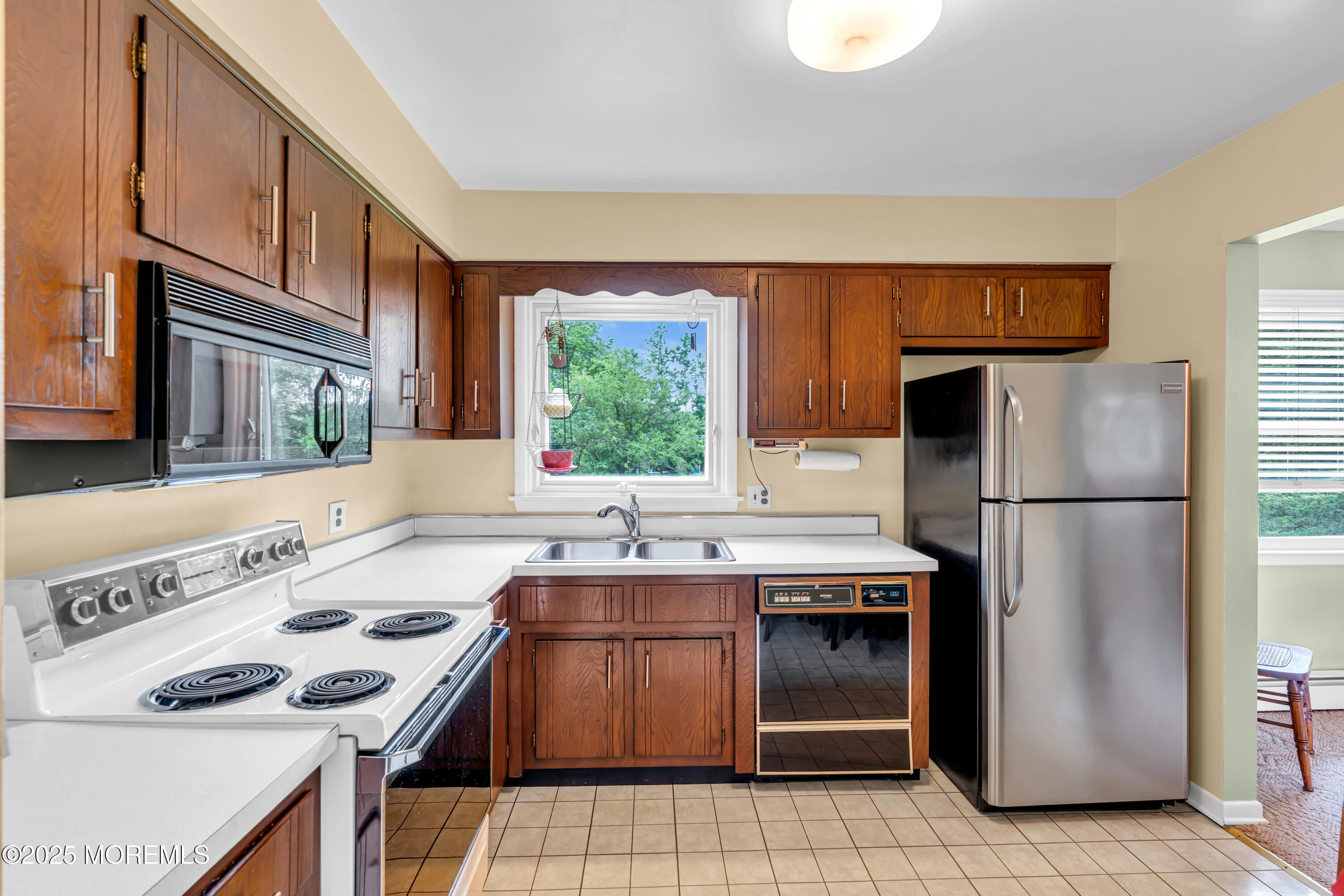 136 Iron Ore Road Manalapan, NJ 07726 - Photo 12 of 45 031_dsc07151_441