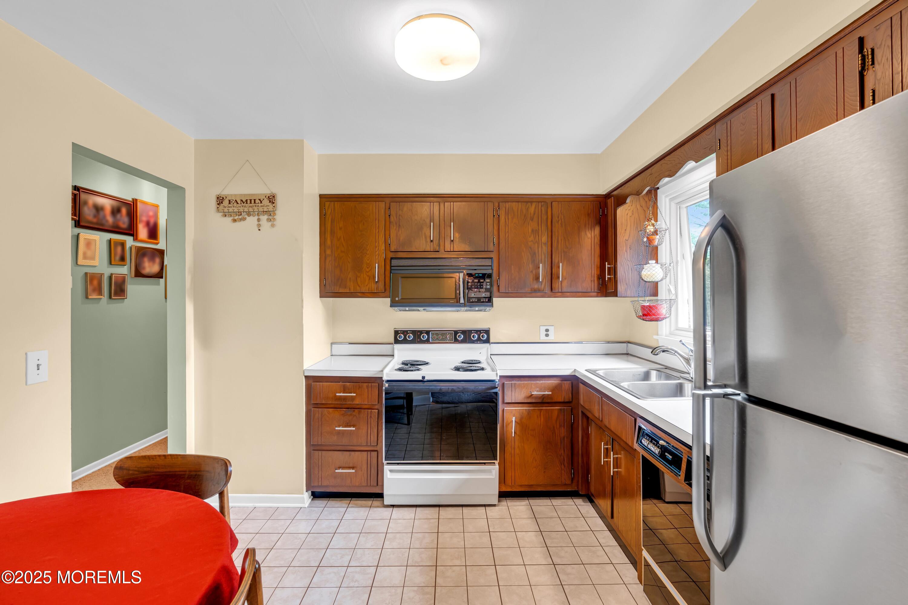 136 Iron Ore Road Manalapan, NJ 07726 - Photo 15 of 45 034_dsc07166_583 - Edited