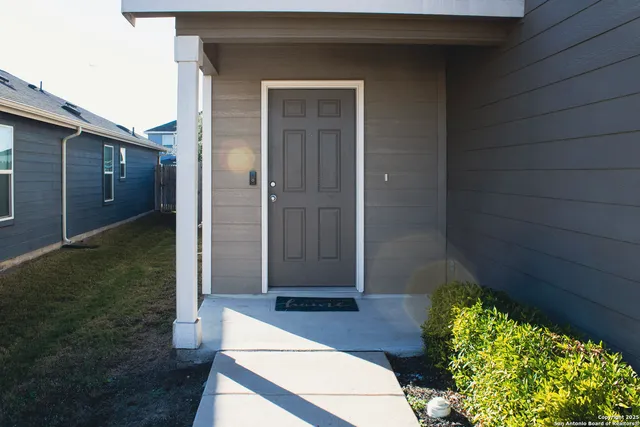 $1,995 | 5819 Rolling Glen, San Antonio, TX 78218