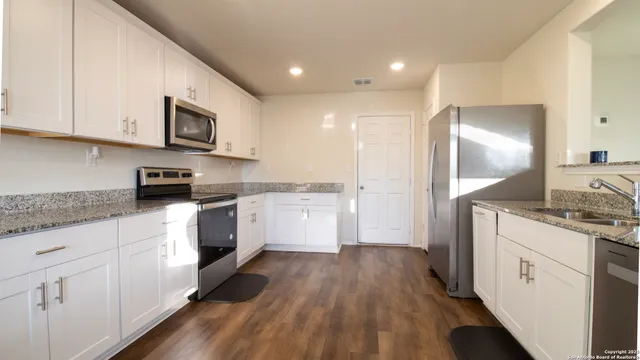 $1,995 | 5819 Rolling Glen, San Antonio, TX 78218