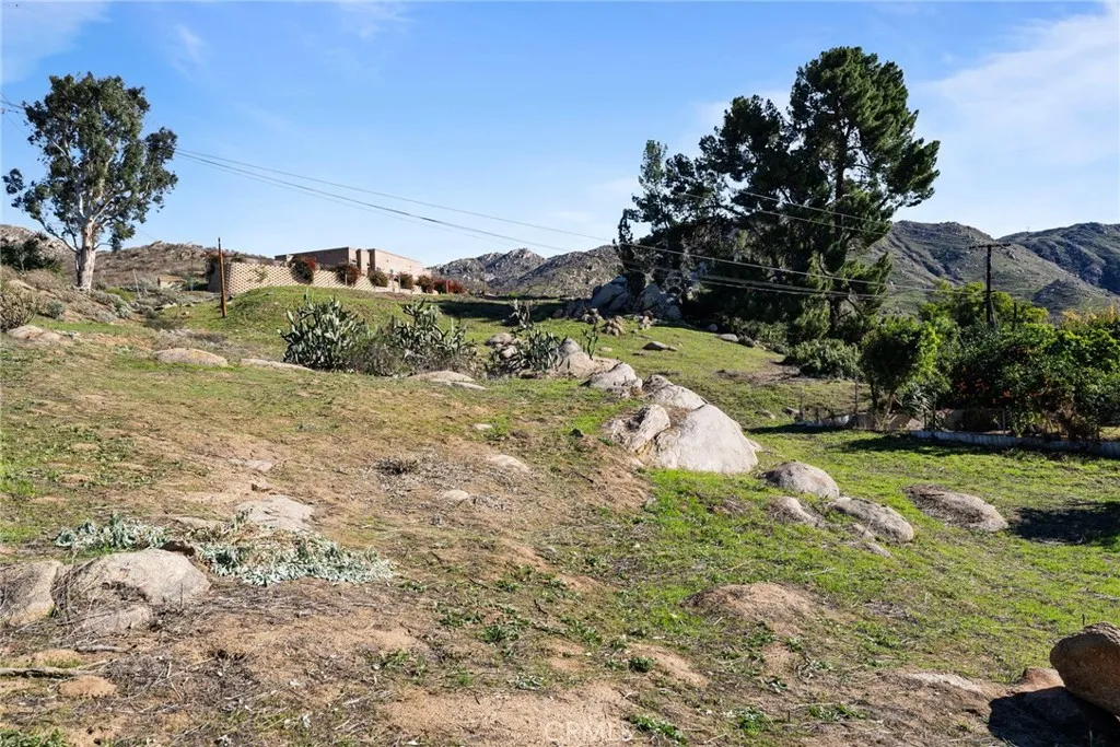 2935 Galaxie Road Riverside, CA 92507 - Photo 16 of 45 Gallery Image 16