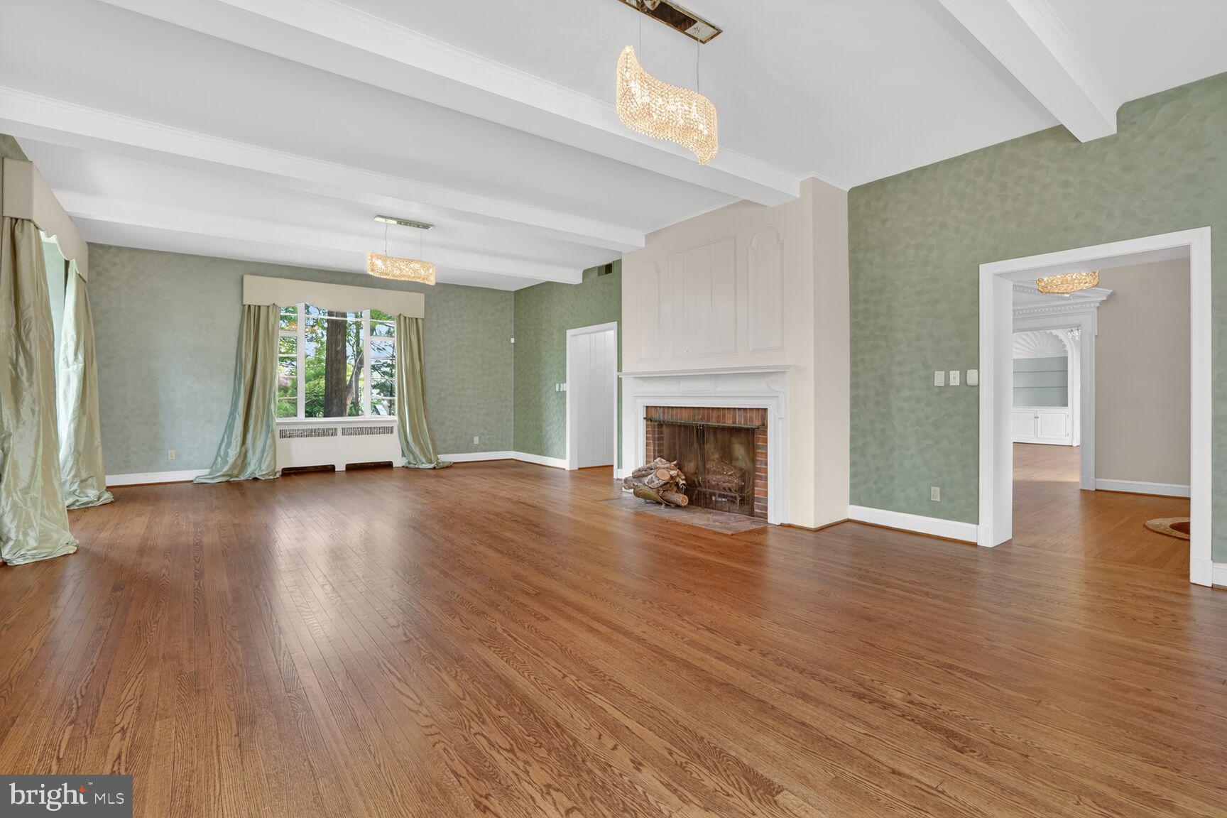 5553 Little Falls Road Arlington, VA 22207 - Photo 14 of 53 Living Room