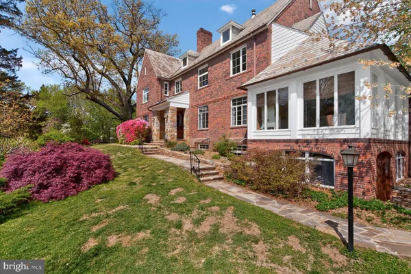 $11,500 | 5553 Little Falls Road, Arlington, VA 22207