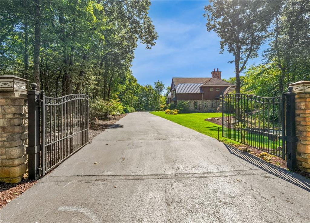 2323 South Ridge Drive Hidden Valley, PA 15502 - Photo 8 of 47 Gallery Image 8