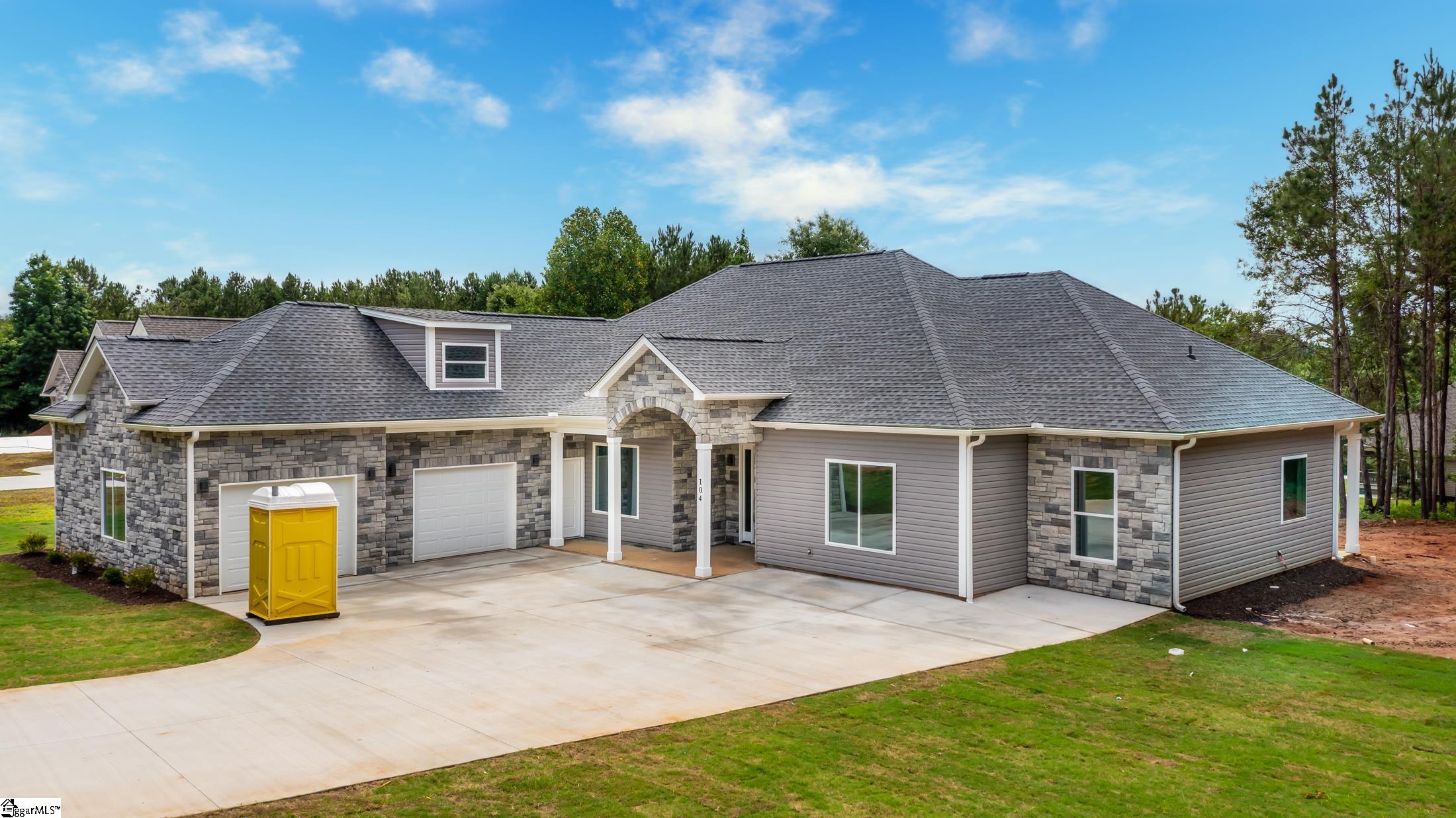 104 Hammond Circle Anderson, SC 29621 - Photo 3 of 34