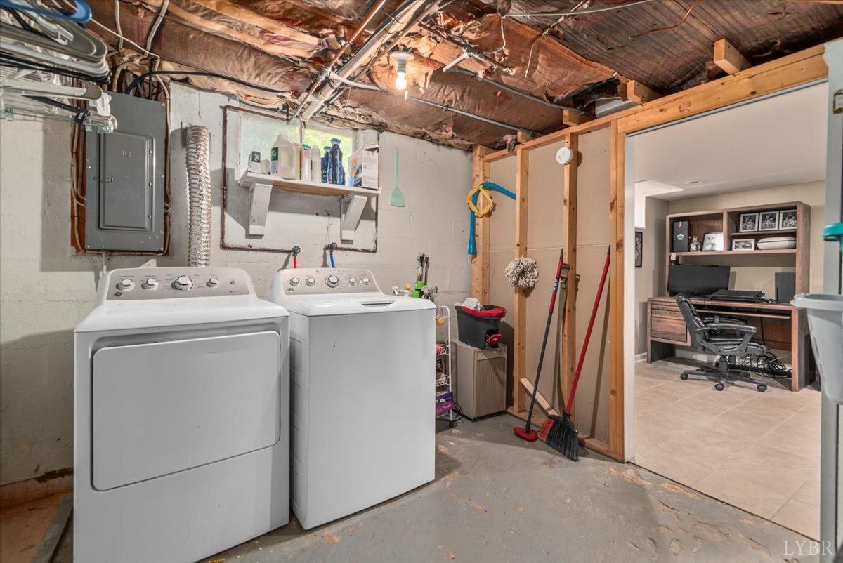 152 Pine Street Amherst, VA 24521 - Photo 40 of 53 a utility room with dryer and washer