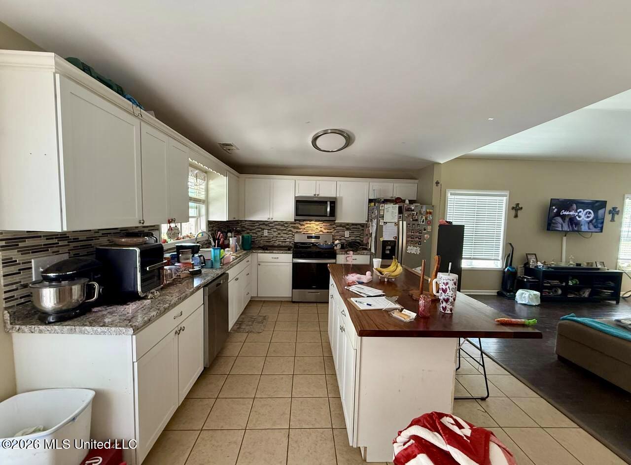 1748 Victoria Road Byhalia, MS 38611 - Photo 12 of 20 kitchen